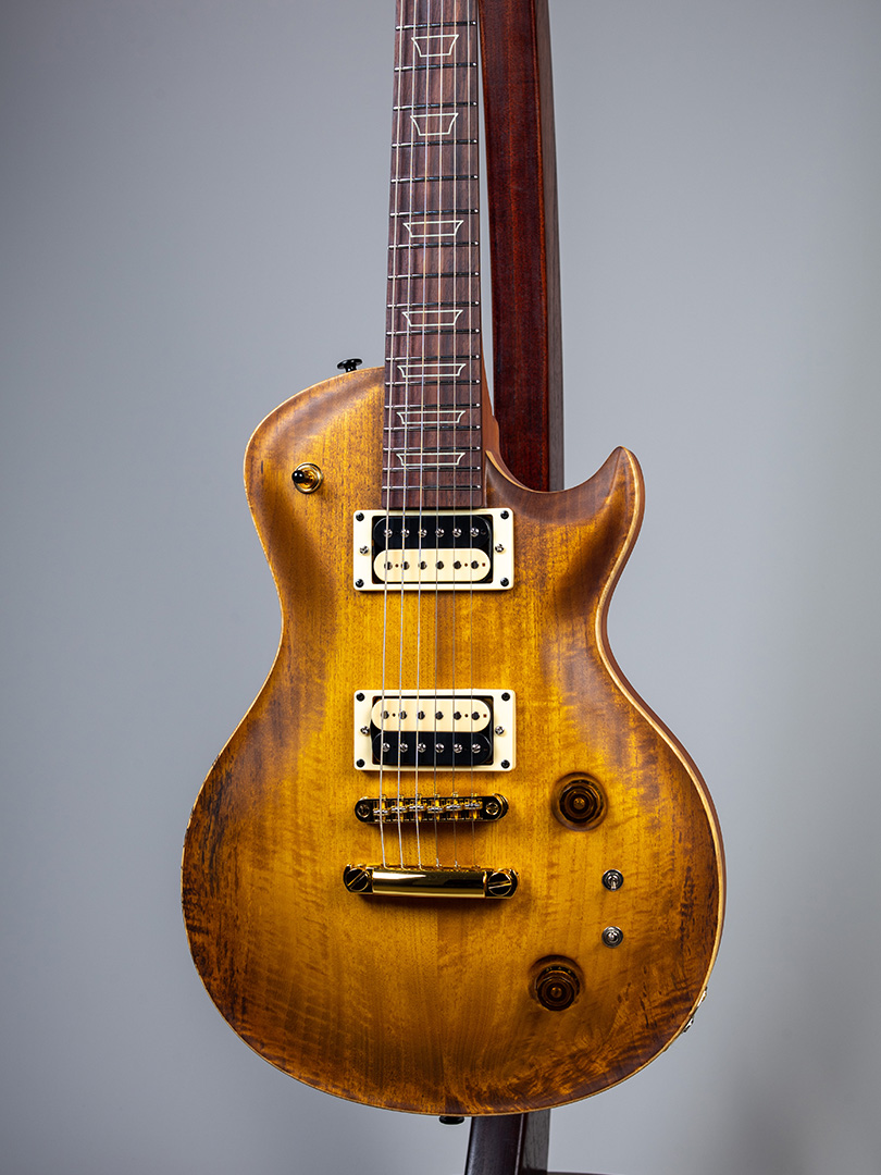 *Standard Series* Tobacco Burst Lampucchre